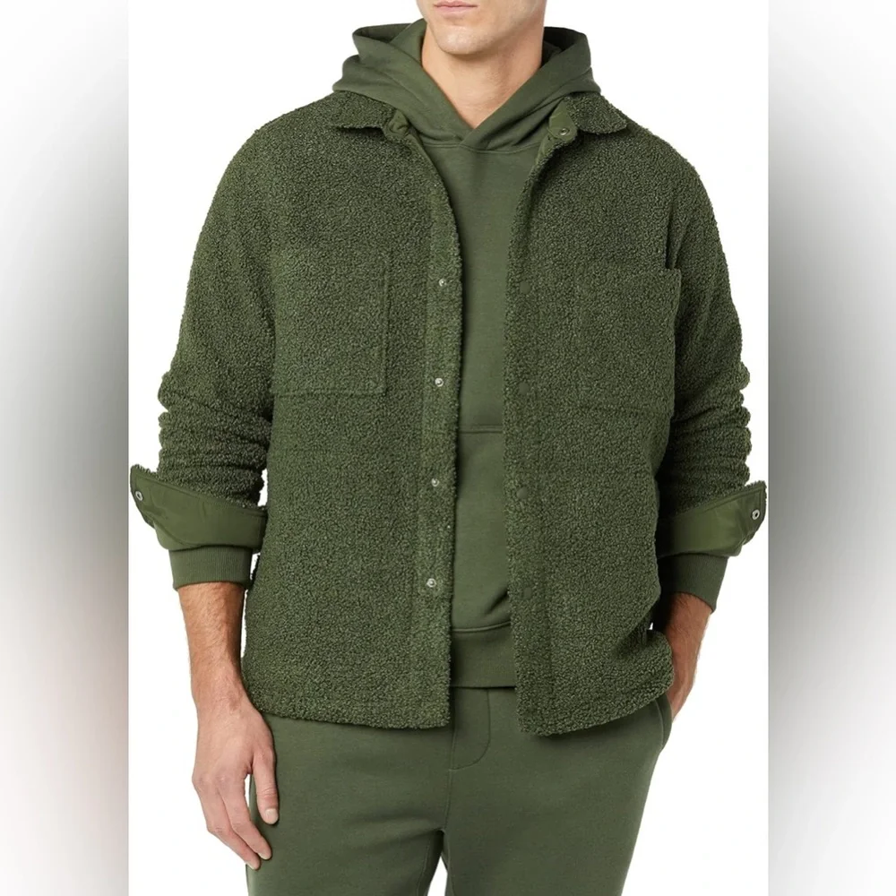 NEW Amazon Essentials Men's Recycled‎ Polyester Sherpa Jacket (Medium)